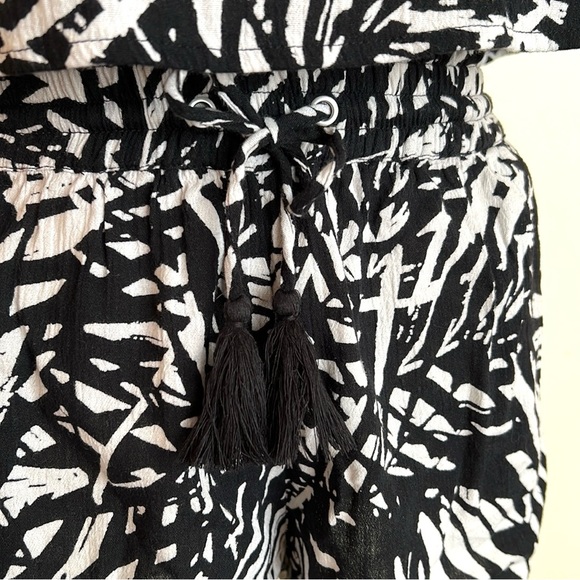 Aerie 2 piece top and shorts set size XS - Picture 7 of 10